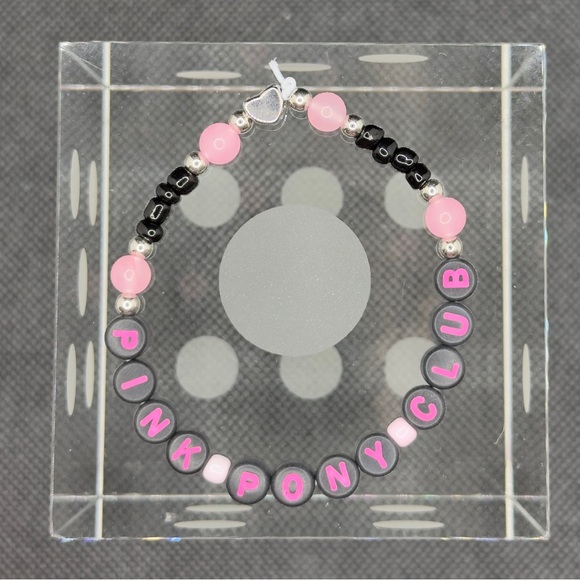 Chappell Roan Pink Pony Club Friendship Bracelet - Picture 1 of 4